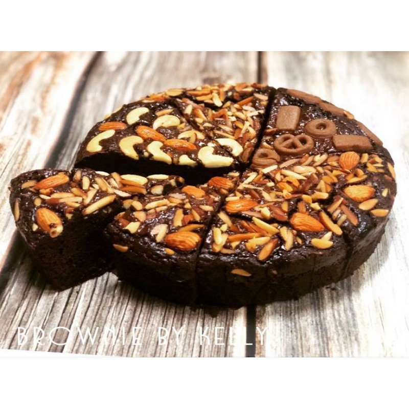 

BROOKIES-Brownies fudgy topping almond 20cm/HAMPERS