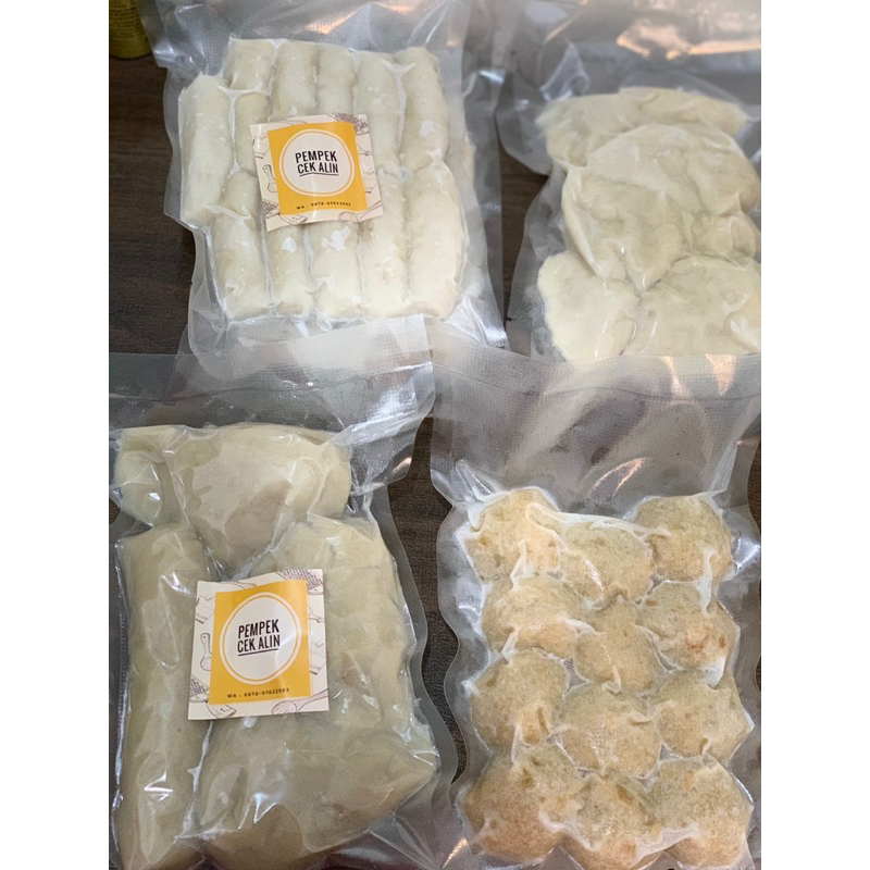 

Pempek Campur 10pcs, telur 3 , lenjer 3 , adaan 2, kulit 2
