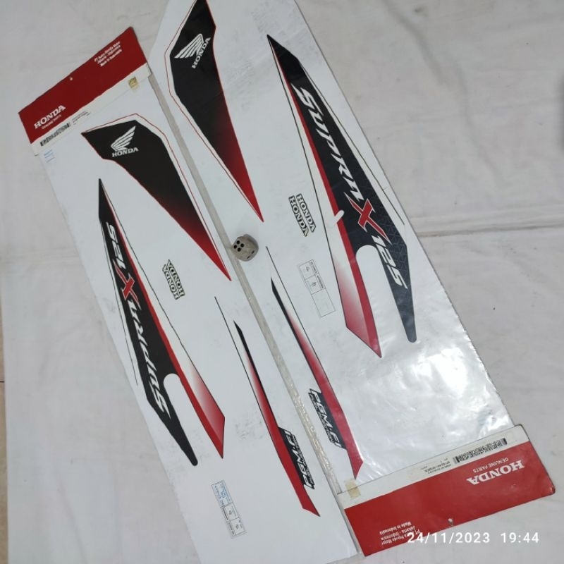 Striping sticker stiker Honda Supra x125 x 125 new K41 merah hitam original AHM