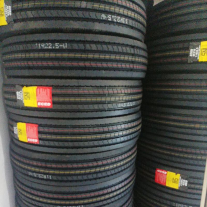 Ban Truck Tubeless ECED 11R22.5 BT218