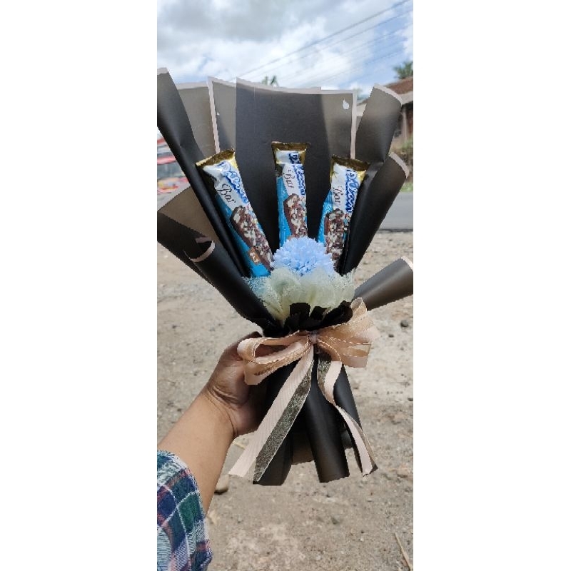 

Buket snack wafer dilan biru