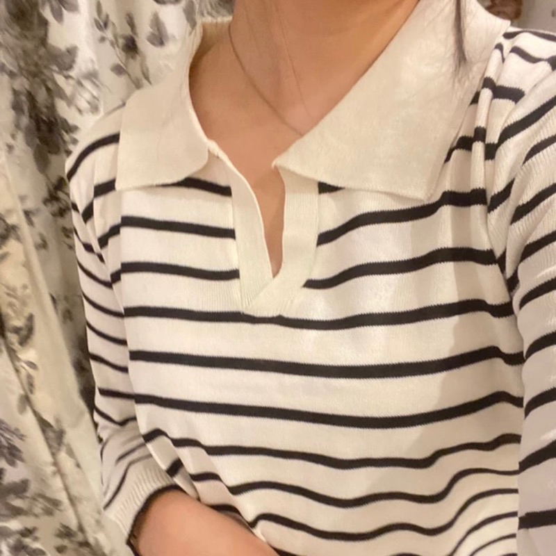 Stripe Knit Top Sweater Black Creme| preloved Similar to orgeo avgal monomolly with love the brand k