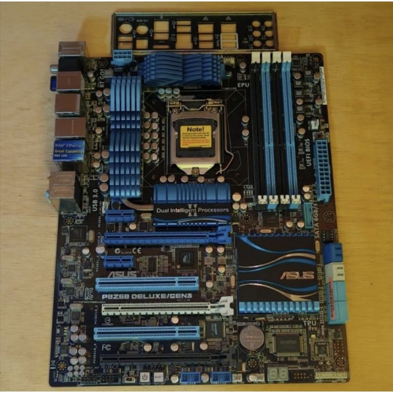 MOBO/MOTHERBOAD ASUS Z68 P8Z68 DELUXE/GEN3 LGA 1155 / PCI EXPRES 3.0
