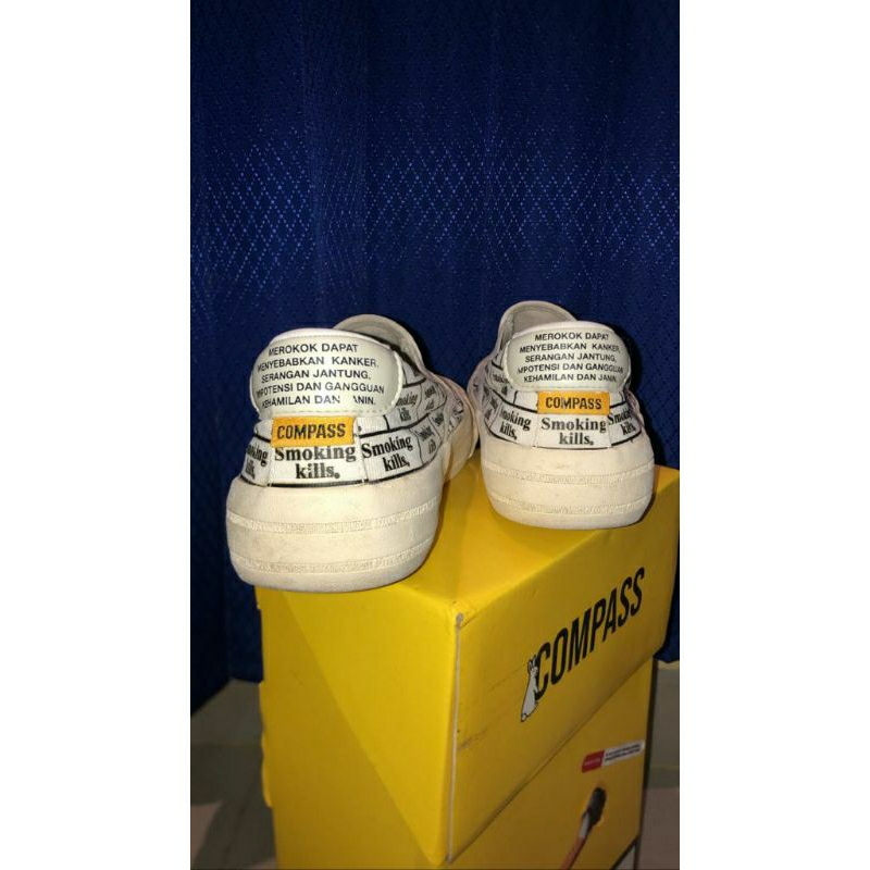 Slip On FXXKING-COMPASS Smoking kills