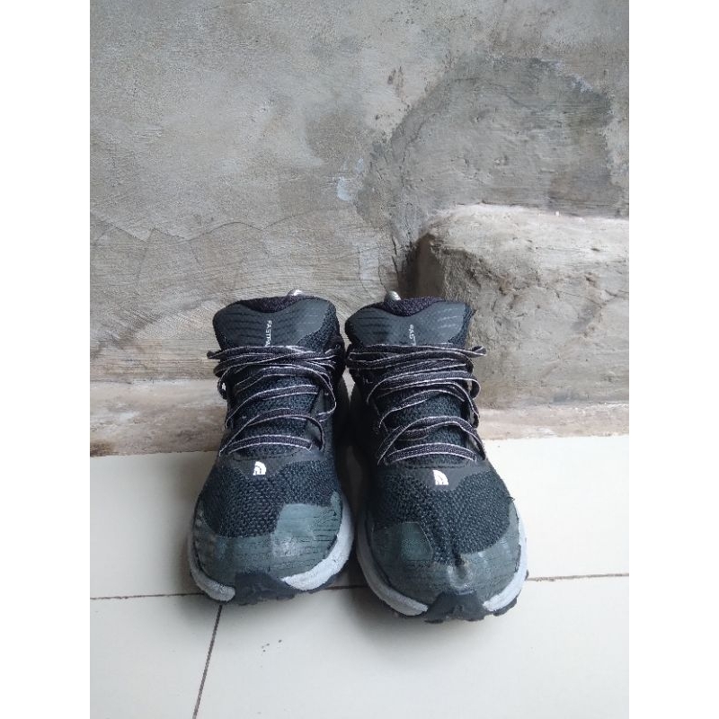 Sepatu Running Outdoor TNF Vectiv Futurelight (Second)