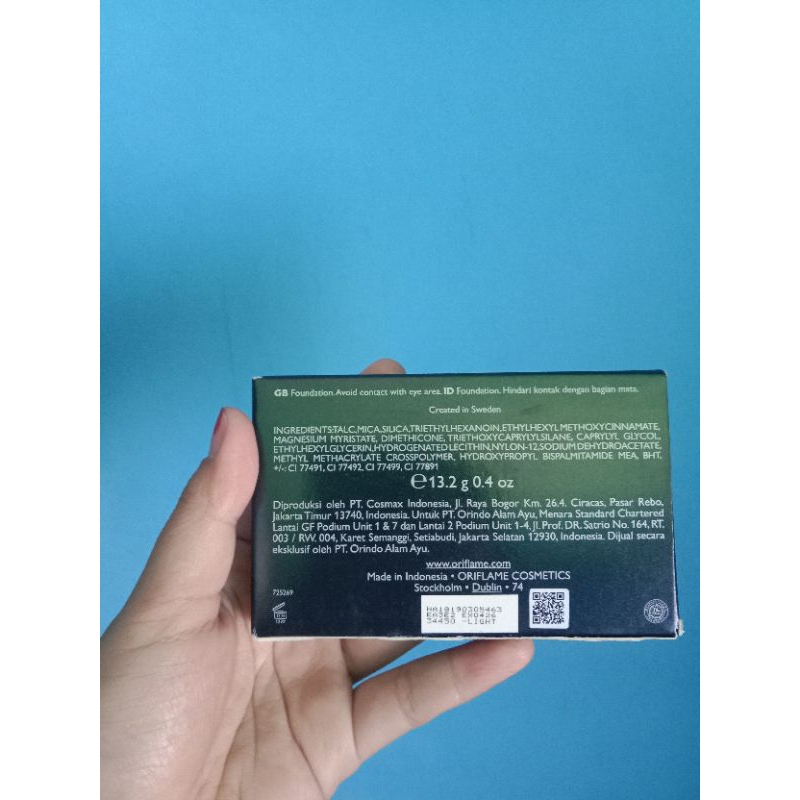 bedak Oriflame the one
