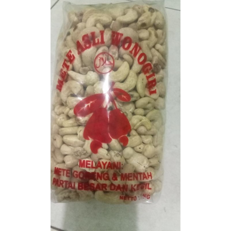 

kacang mete utuh