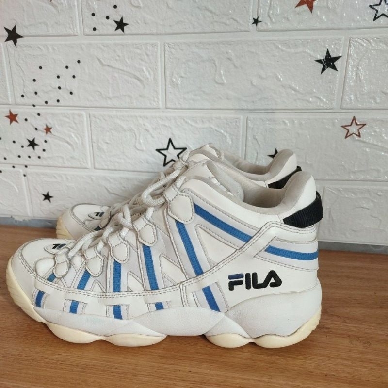 Sepatu sneakers basket second FILA Size 41