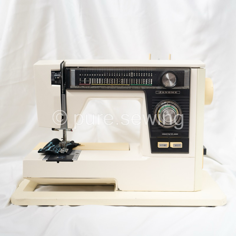 (Second) Mesin Jahit Zig Zag Janome 817 Termasuk Dinamo dan Pedal