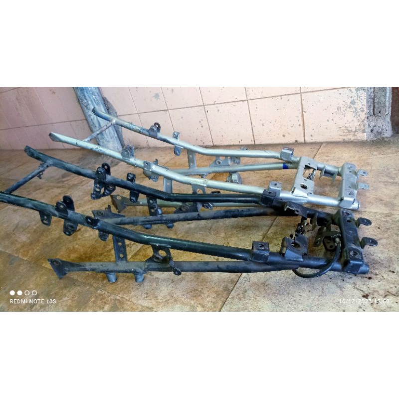 RANGKA BELAKANG VIXION OLD/NEW nva/nvl