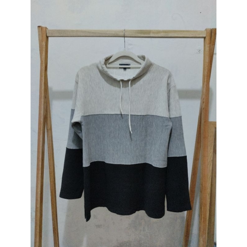 PRELOVED SWEATER