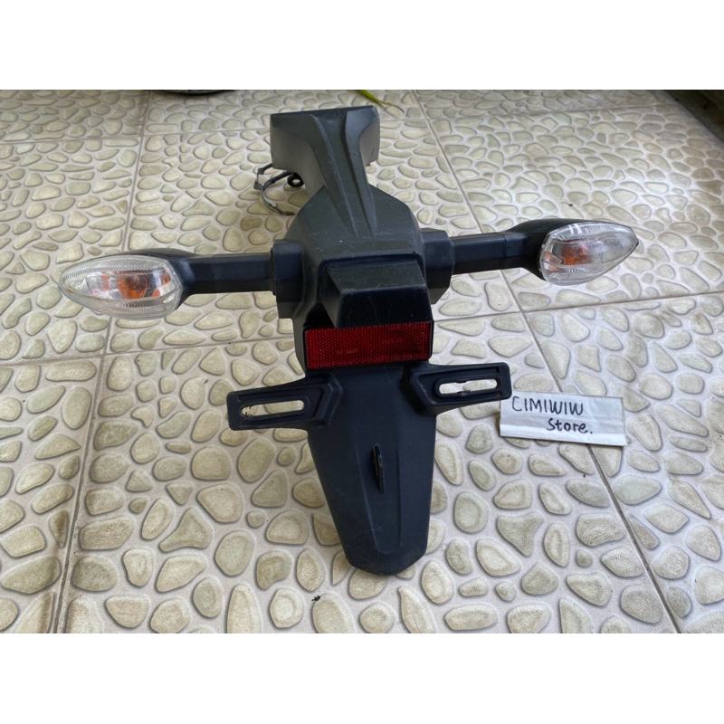 Spakbor slebor belakang Suzuki GSX 150 R Original fullset spakbor sein belakang GSX R 150