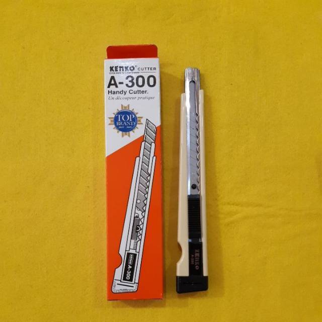 

Cutter Kenko A-300 / Cutter Kenko Kecil A-300 Pisau Kecil Pemotong Kertas Besi