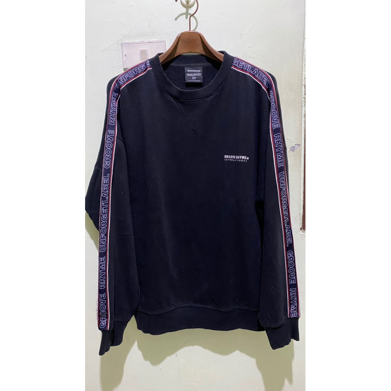 CREWNECK GROOVE RHYME UNFORGET LABBEL SEASON