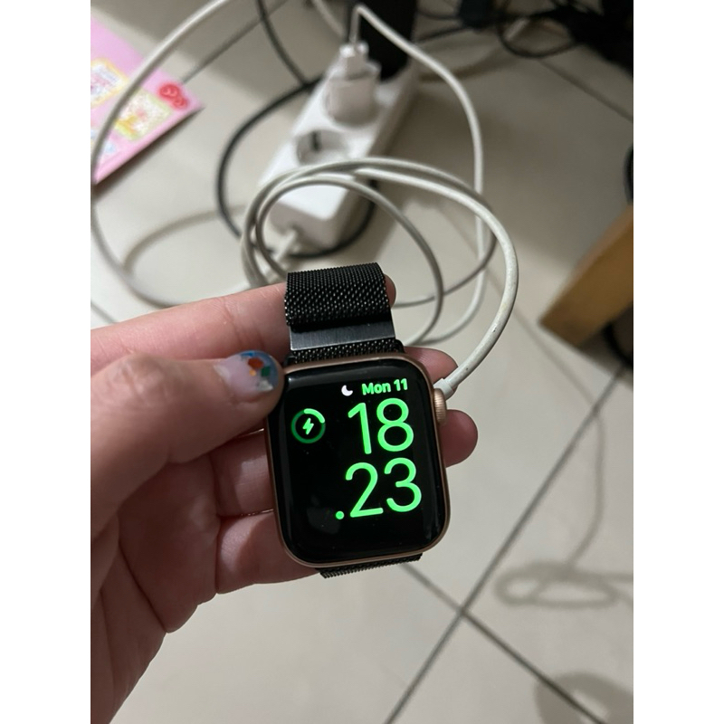 apple watch series 5 40mm
