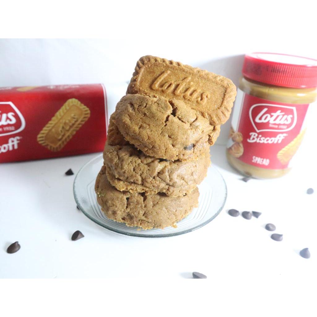 

Premium cookies Fudgy cookies Soft cookies rasa lottus biscoff snack camilan santai enak renyah murah hemat promo, TERMURAH TERENAK TERBARU