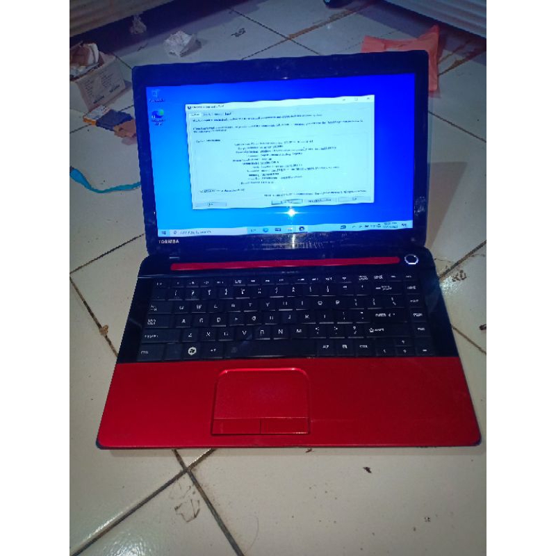 spesifikasi ringanLaptop Toshiba C840  i3Processor i3Ram : 10 Gb Ssd+HDD : 128GB+HDD 500GB Layar 14 