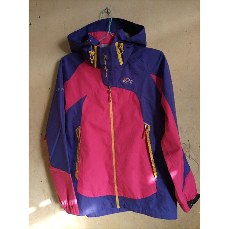 Lowe Alpine gorpcore