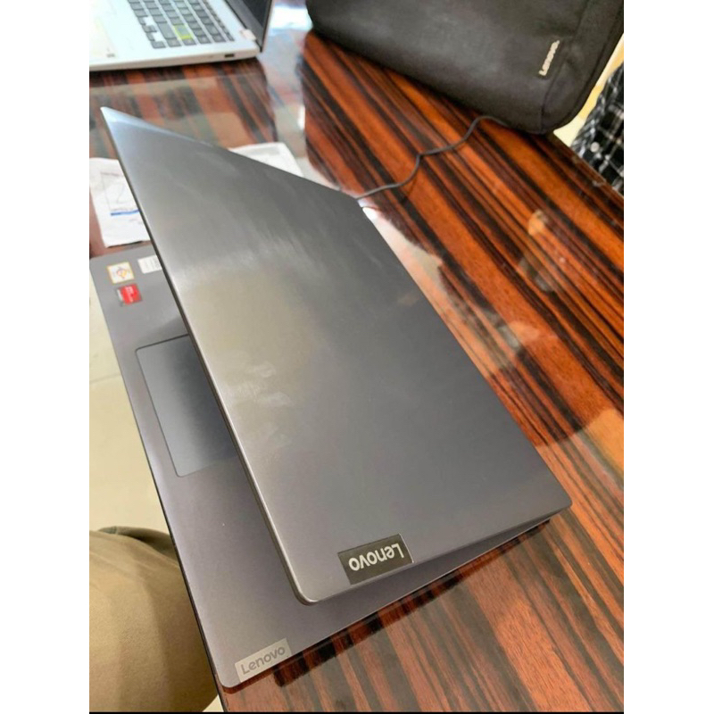 Laptop Lenovo V14-ADA.AMD ATHLON GOLD 3150U