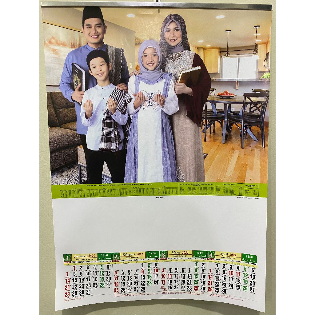 

KALENDER 2024 CATRUWULAN 3 LEMBAR KELUARGA MUSLIM MD 642