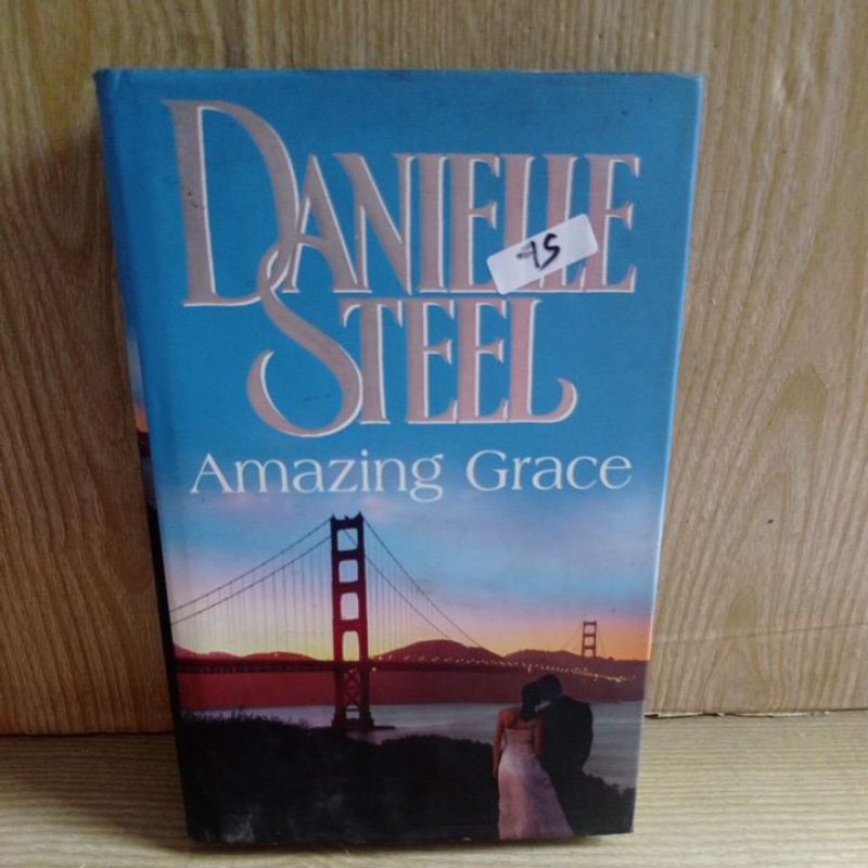 IMPORT: DANIELLE STEEL AMAZING GRACE