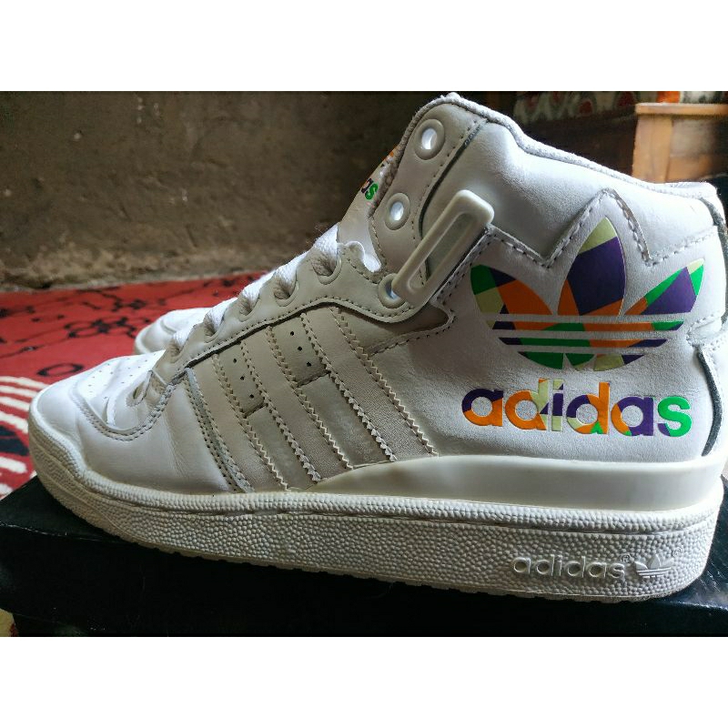 Adidas forum mid