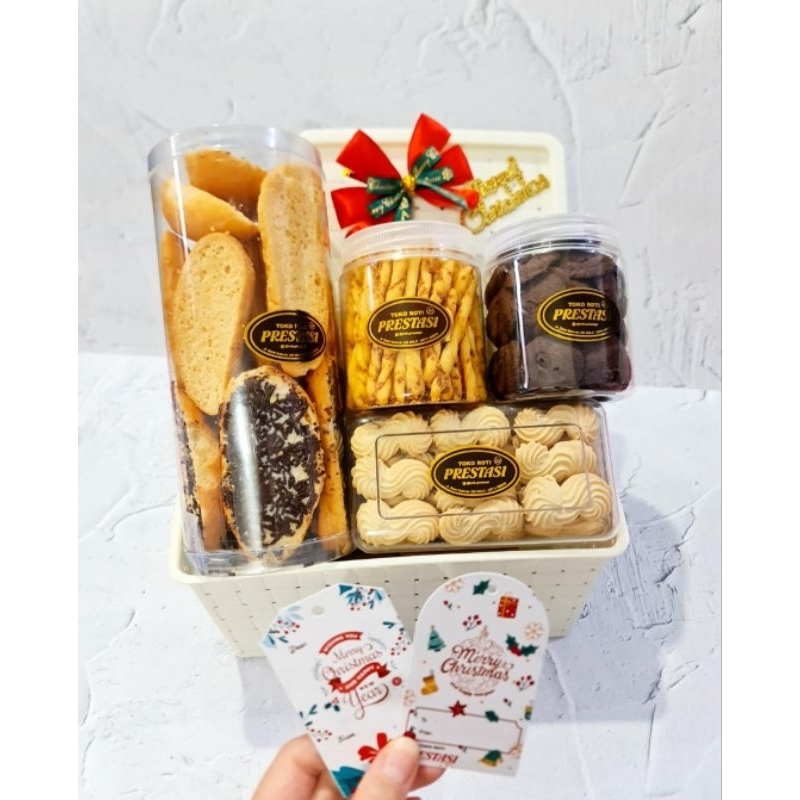 

Parcel Natal / Christmas SNOWY Roti Prestasi Solo