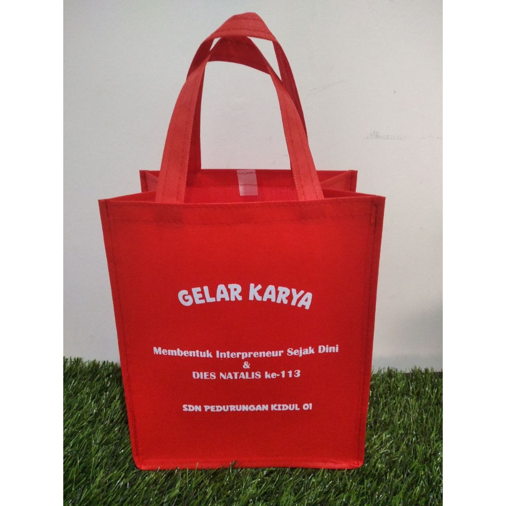 

tas kotak sablon/Tas hajatan/ tas wedding/ tas olshop/ bahan Spunbond 75gsm ukuran kardus 22 + sablon 1 warna (custom ukuran)