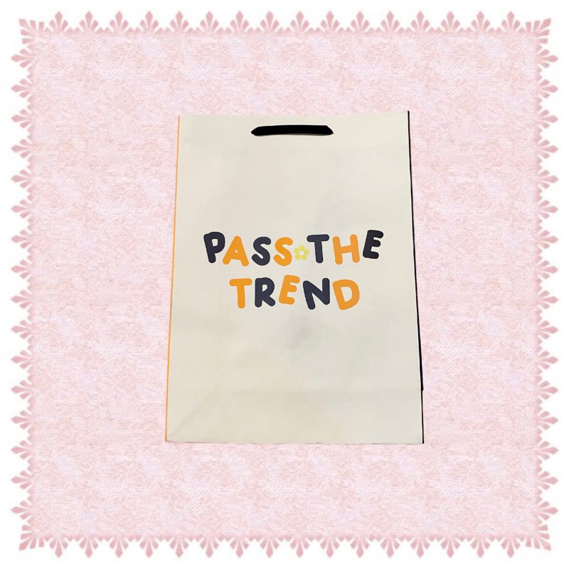 

Pass The Trend Paperbag