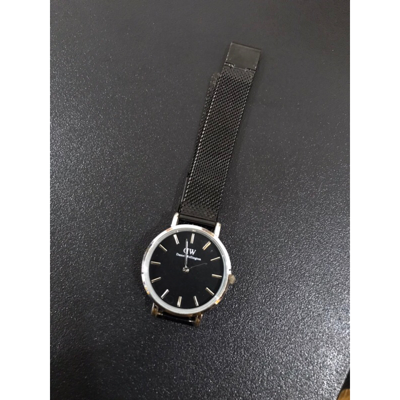 jam tangan wanita “Daniel Wellington”