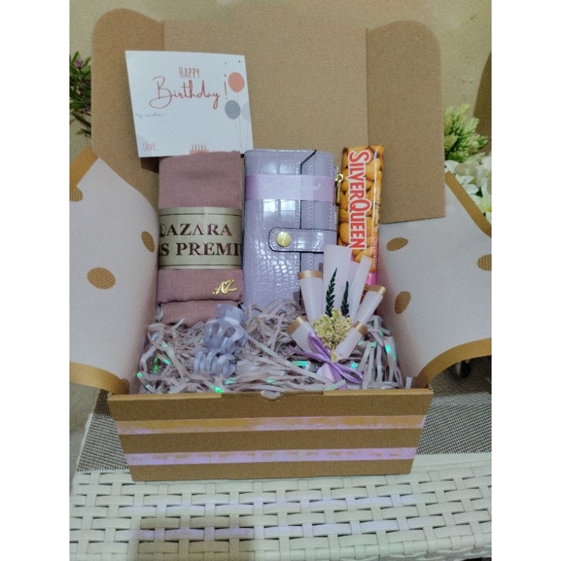 

Hampers Kado Dompet Premium Ungu Kado Ulang Tahun Istri Tersayang