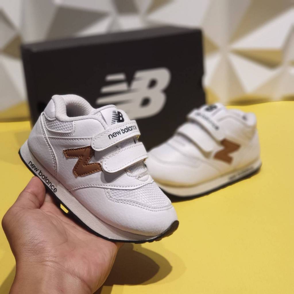 Sepatu Anak Bayi Laki-Laki dan Sepatu Anak Perempuan NB Velcro Perekat Putih Gold