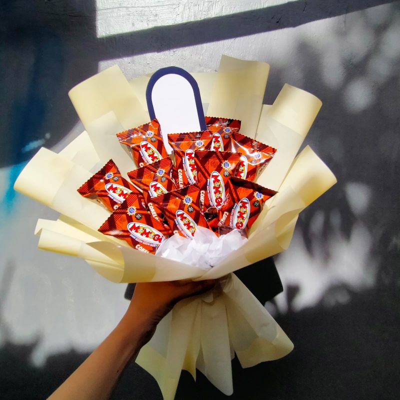 

by.Umama_bloom/ buket makanan ringan/ buket snack/Hadian wisuda