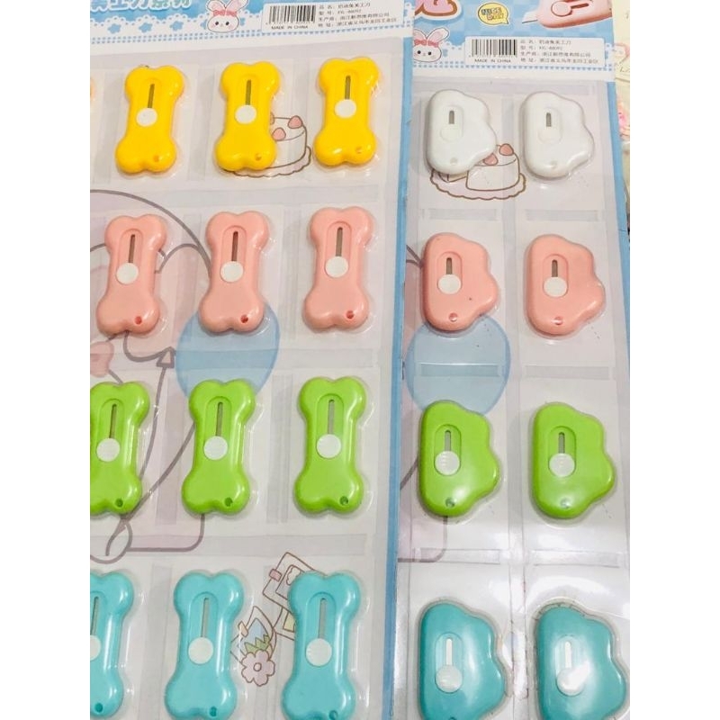 

Cutter Mini Bentuk Tulang Awan Murah Deli