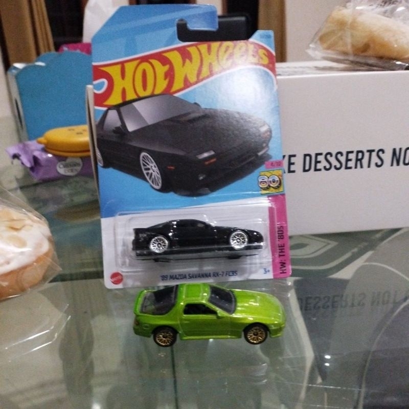 hotwheels Mazda RX 7 hitam dan hijau