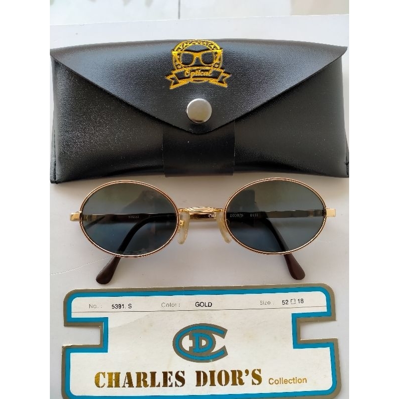 Joe Ramones sunglasses/Vintage oval round glasses 70sBrand: CHARLES DIOR'S
Size: 50-22
made in Germa