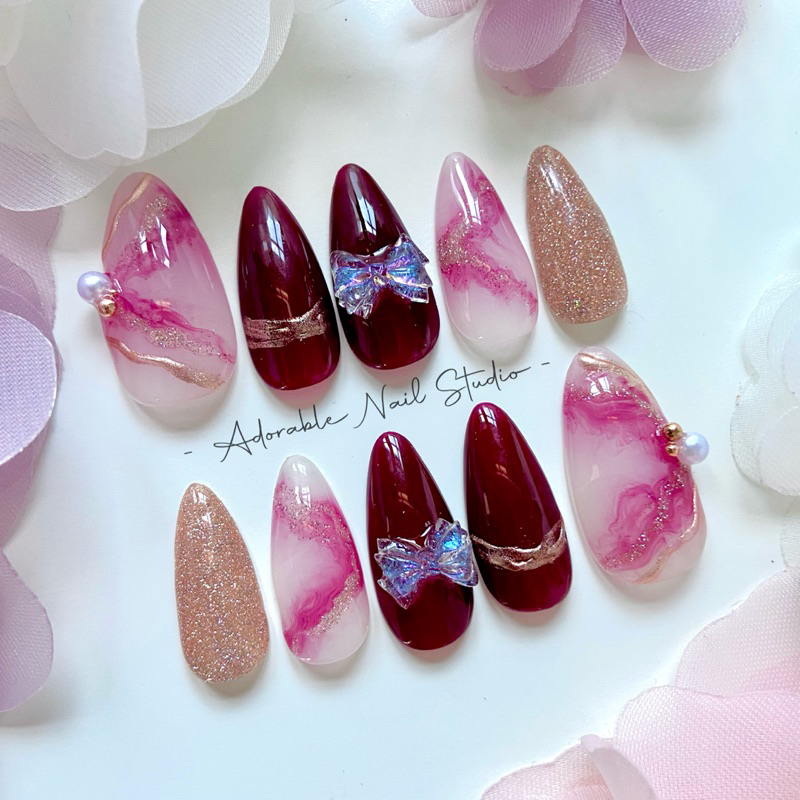 009 Kuku palsu | Fake nails | Press on nails | Nail art maroon glitter nude gold pita chrome 3D