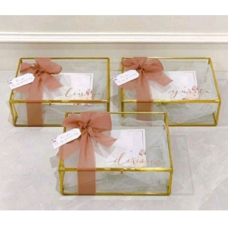 

KOTAK KADO/BOX HAMPERS /BOX VALENTIN 20X15X6