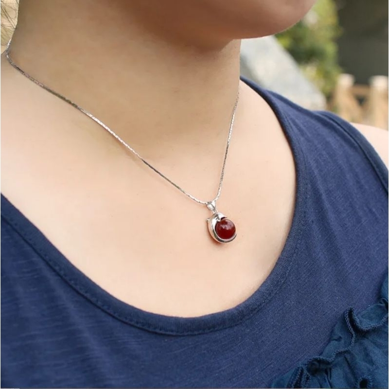 KALUNG TITANIUM LIONTIN BATU GIOK WANITA MERAH HATI STAINLESS STEEL