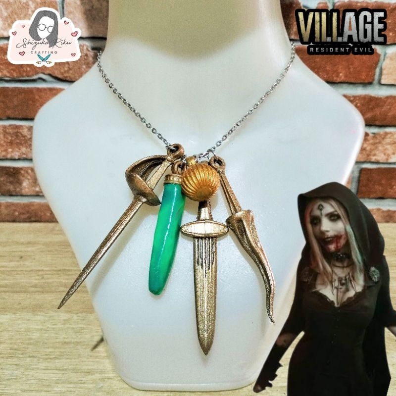Bela Dimitrescu necklace from Resident Evil Village - Kalung Cosplay - Glow in the dark - accessorie