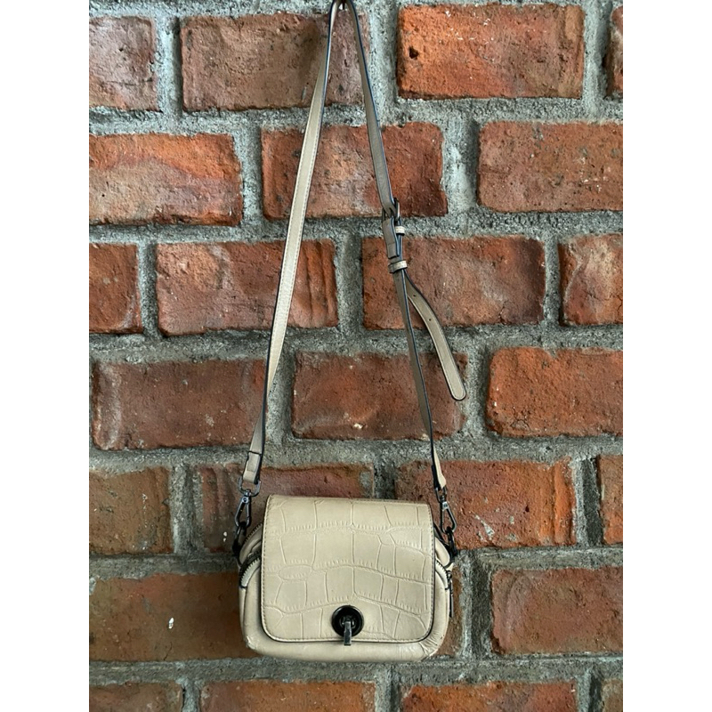 Preloved Tas Oneda Cream