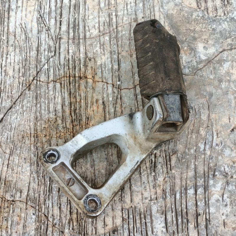 Footstep postep bostep kiri Yamaha mio sporty 5TL original second