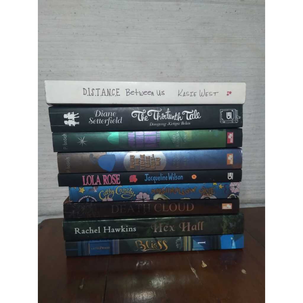 novel bekas preloved terjemahan - john green bliss hex hall sherlock
