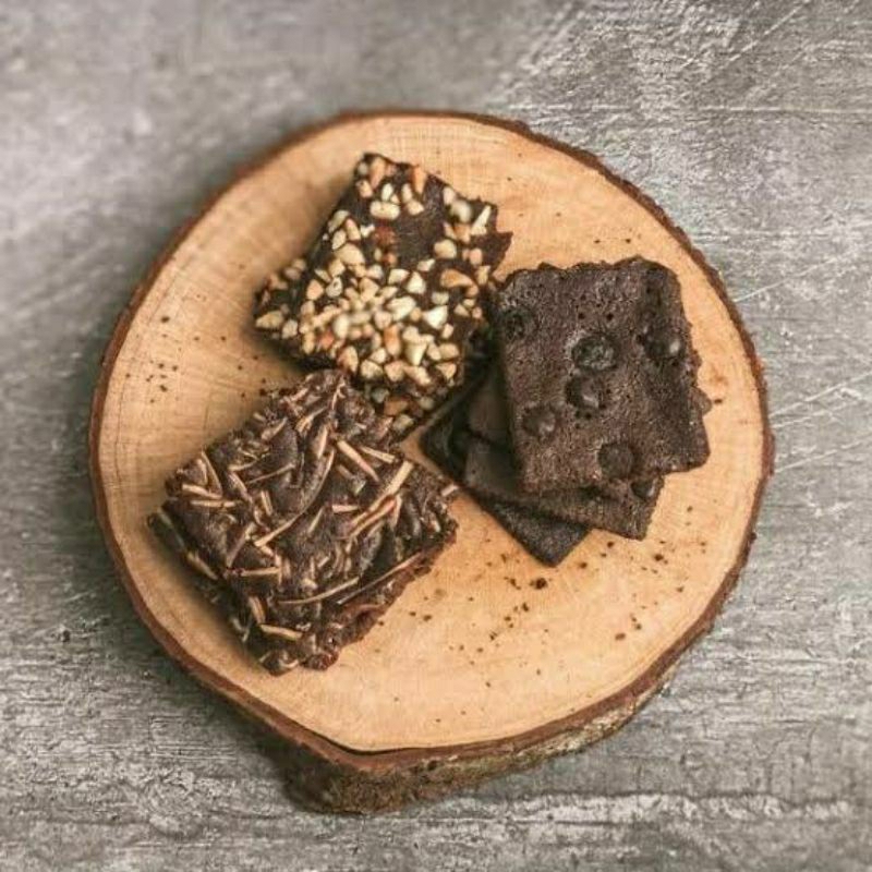 

Keripik Brownies Almond / Keju / Chocochip
