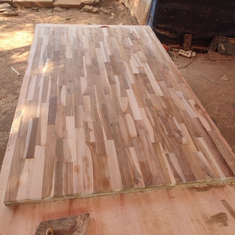 

papan laminasi 203x70 ( belum finising ) kayu jati