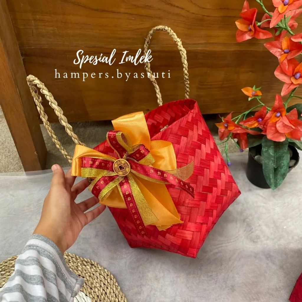 

HAMPERS IMLEK | TAS KADO IMLEK TAS KADO LUCU TAS BESEK AS BESEK 15x15x18 WARNA PITA IMLEK tas jinjing tas anyam keranjang parsel imlek bingkisan kado unik