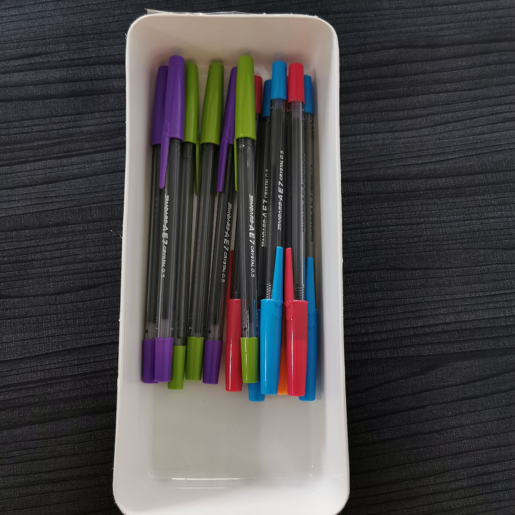 

STANDARD AE7 0.5 / BALLPOINT / PEN / PULPEN / BIRU MERAH HITAM