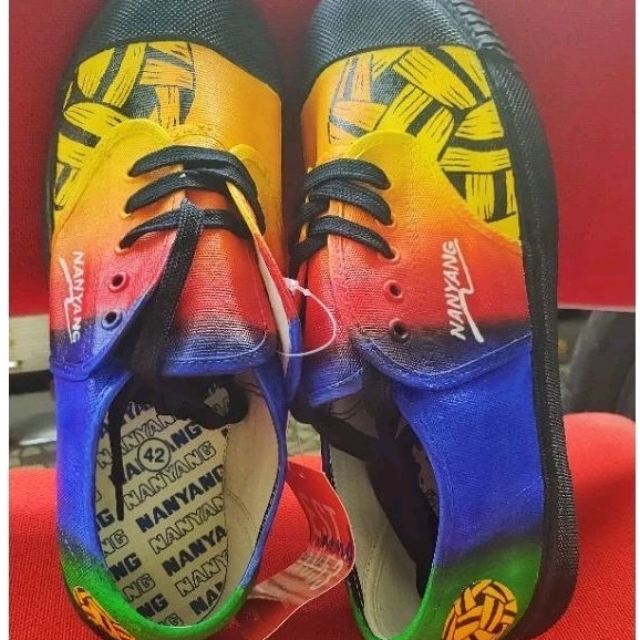 nanyang sepatu takraw motif hitam pelangi moncowarna