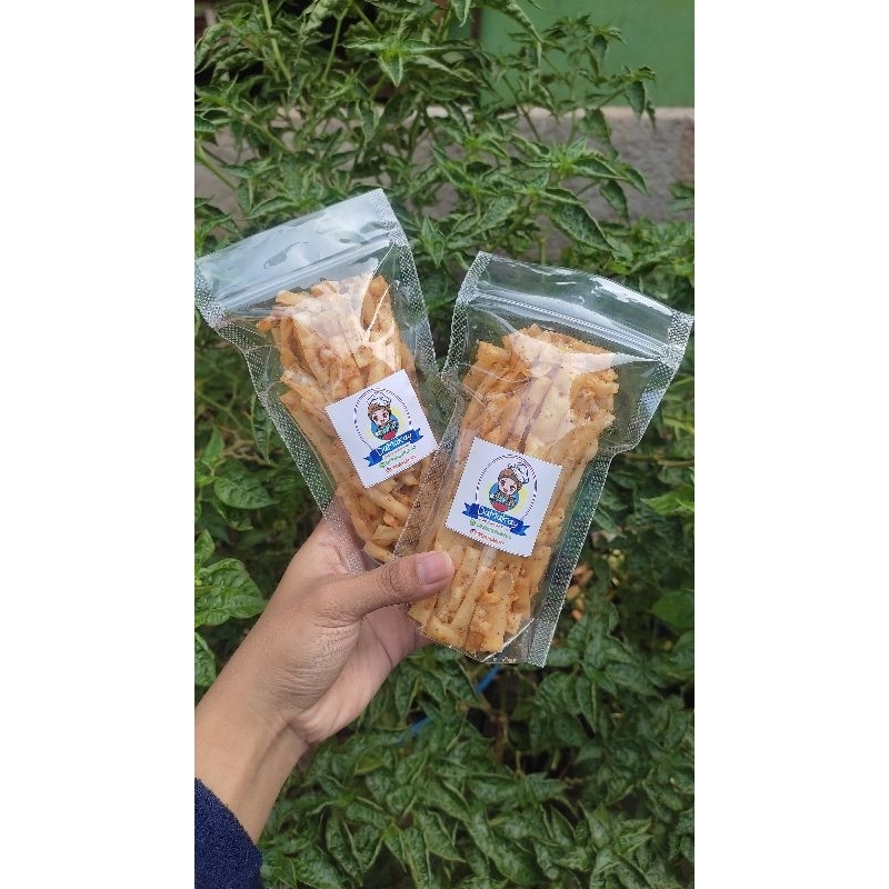 

cemilan kulit pangsit dengan bumbu khas damakay