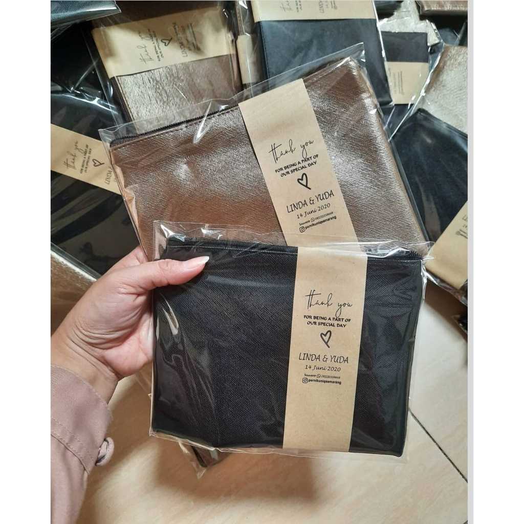 Souvenir Khusus Warna Hitam dan Coklat - Souvenir Pouch Prada Metalik - SouvenirDompet Murah - Souve